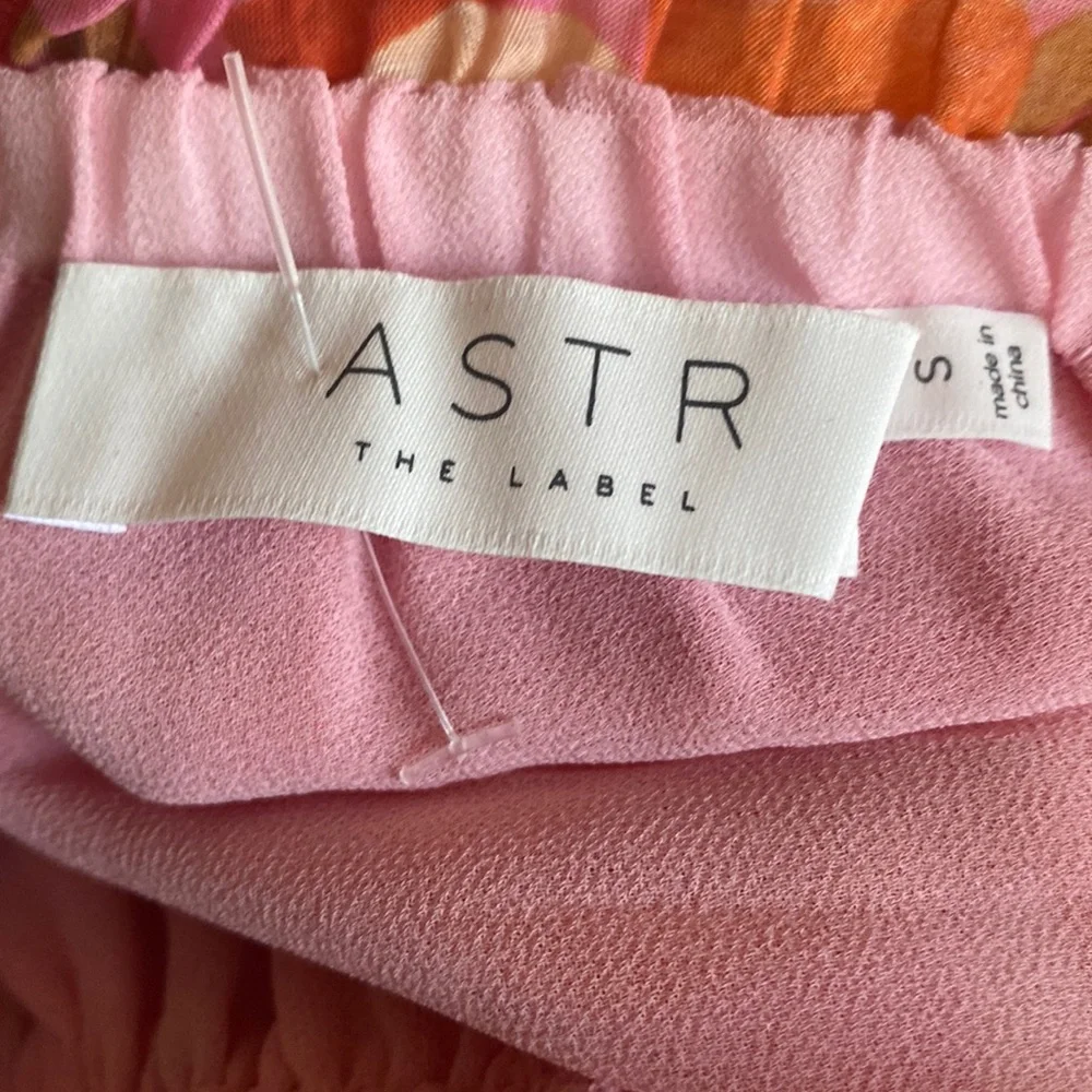 (B22) NEW‎ ASTR the Label Atlanta Top in Pink Red Multi Floral, Size Small, NWOT